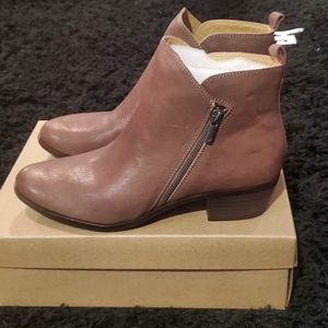 Lucky brand, side zip ankle boot